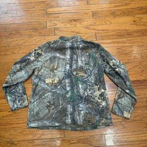 Realtree camo fleece jacket/ zip up 
Size: men’s XL
camo#realtree#mossyoak
